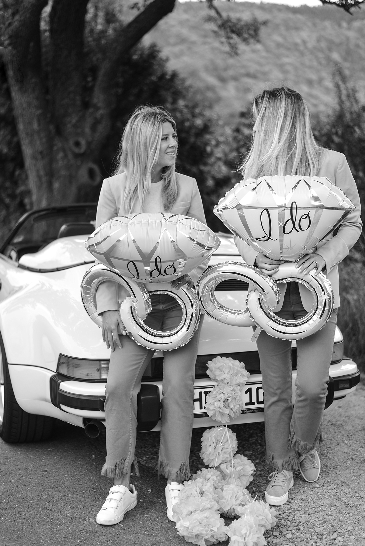 Twins-Marry-YouLrVr4cJiWtCOW